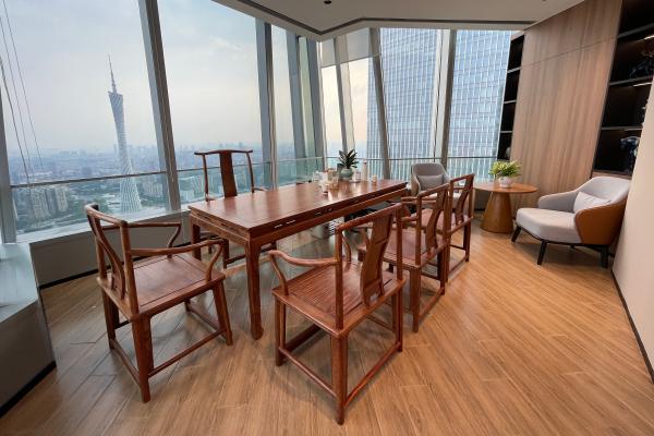 广州珠江新城律师事务所茶室家具，实木茶桌茶椅及高层景观接待区